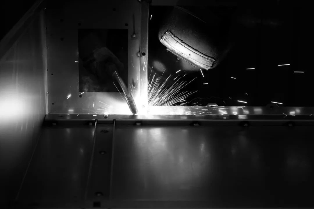 優傲機器人自動焊接工作站