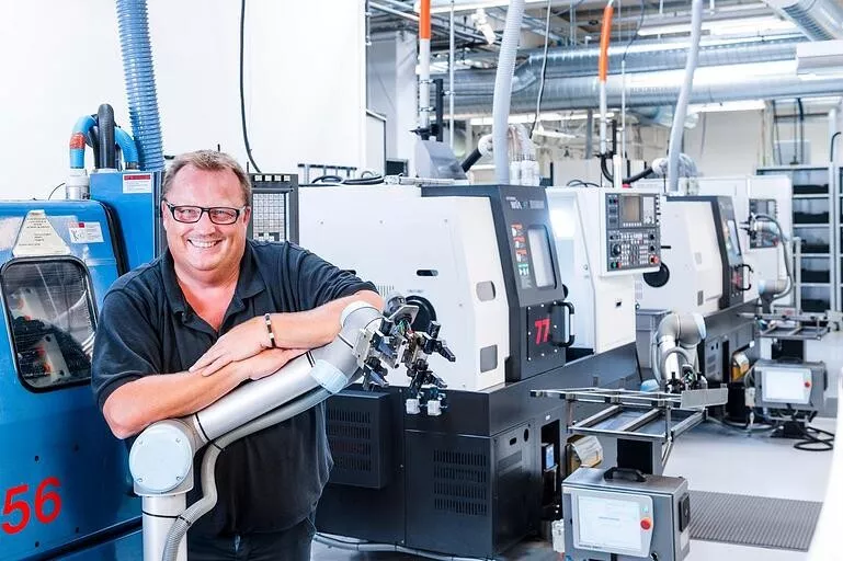 央視采訪 顯揚(yáng)科技亮相央視直播間